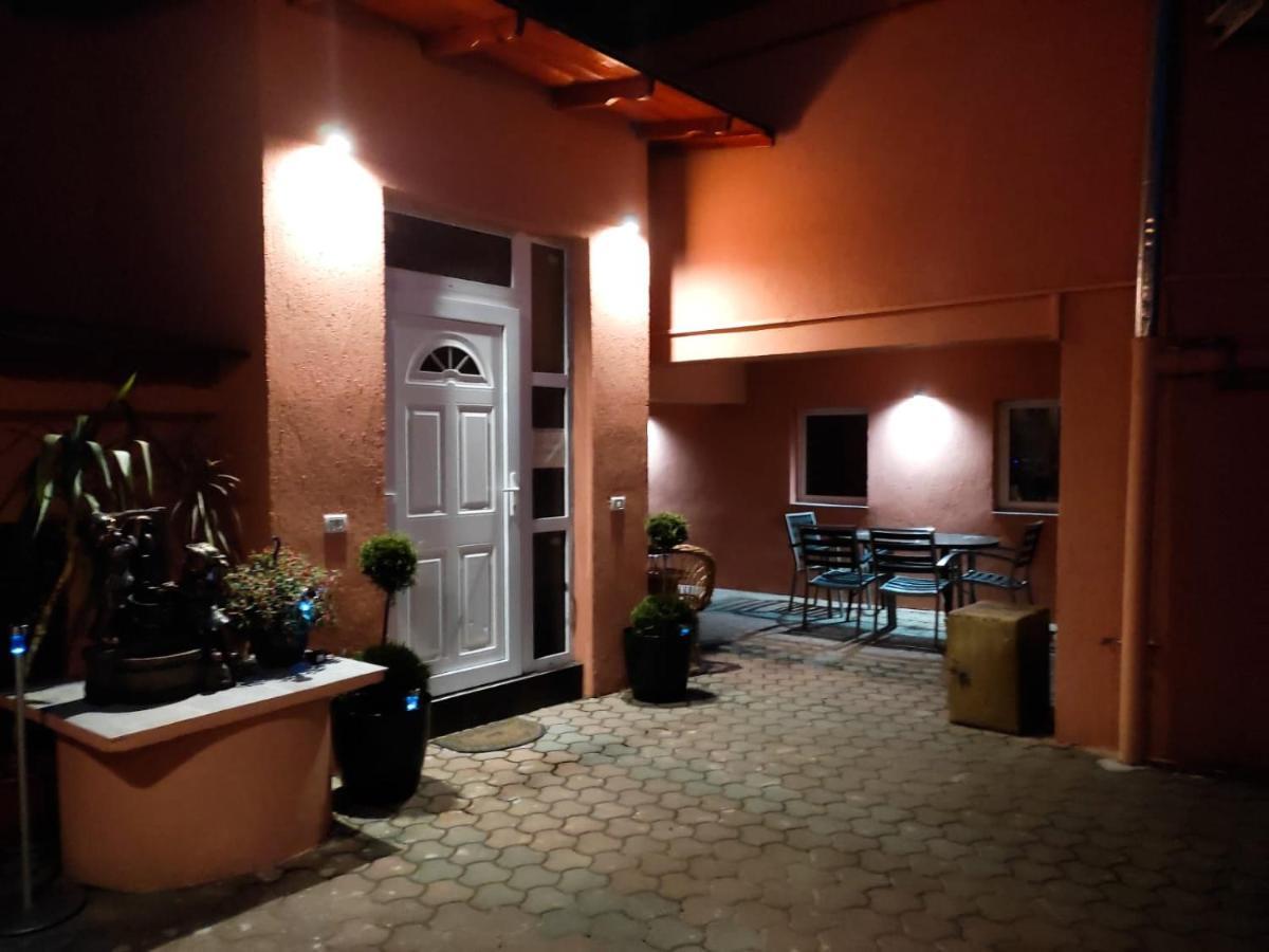 Calypso Rooms Făgăraş 외부 사진