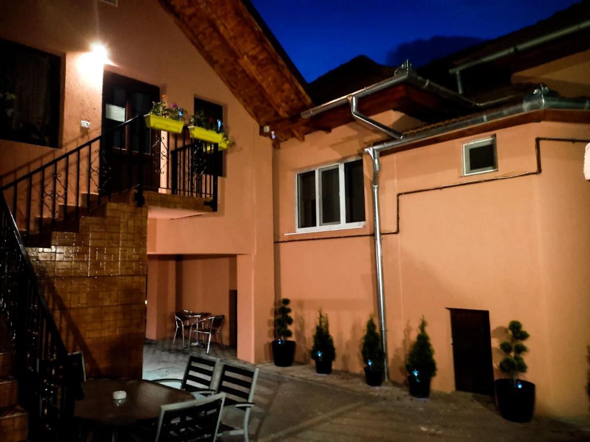 Calypso Rooms Făgăraş 외부 사진