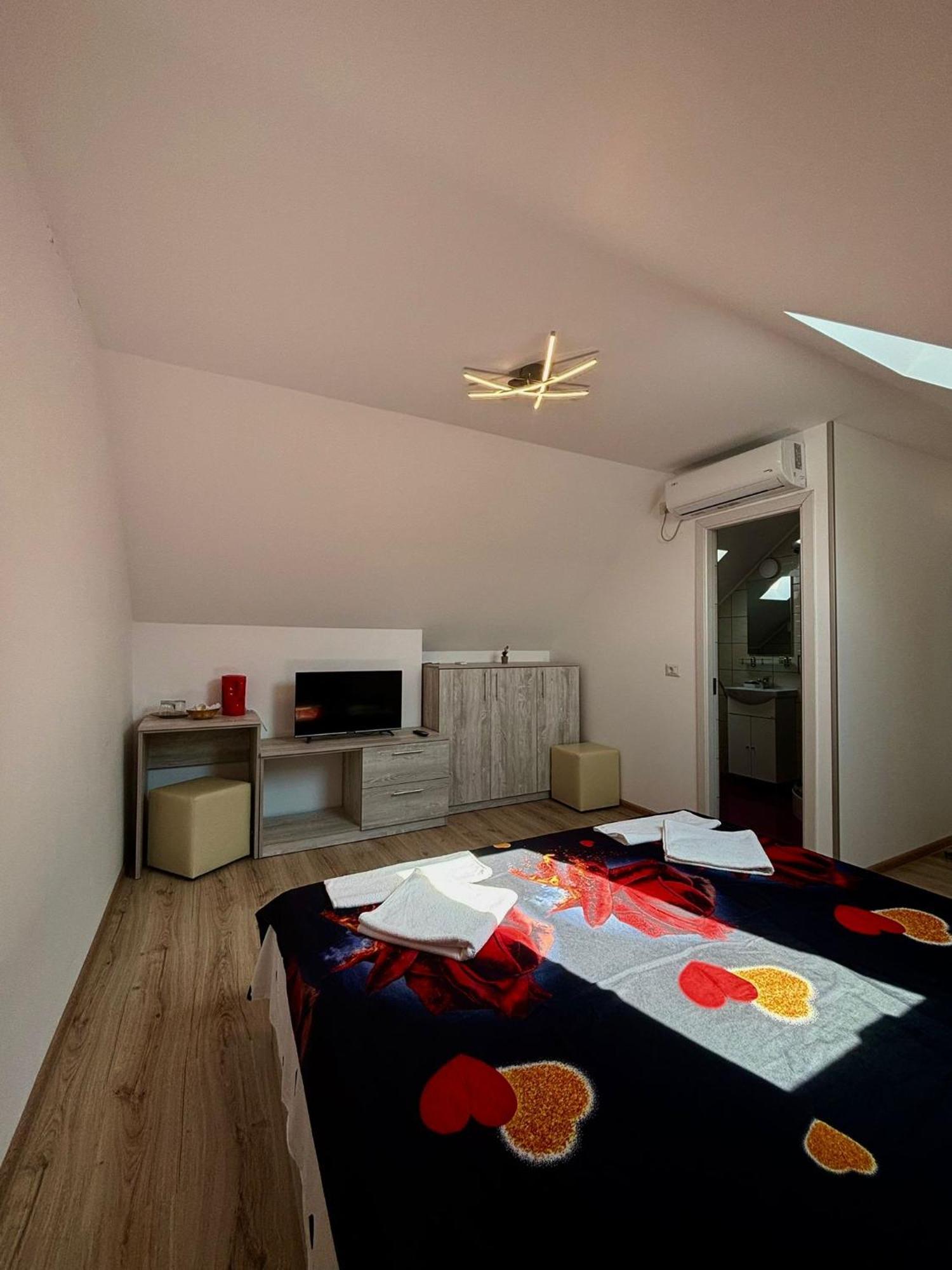 Calypso Rooms Făgăraş 외부 사진